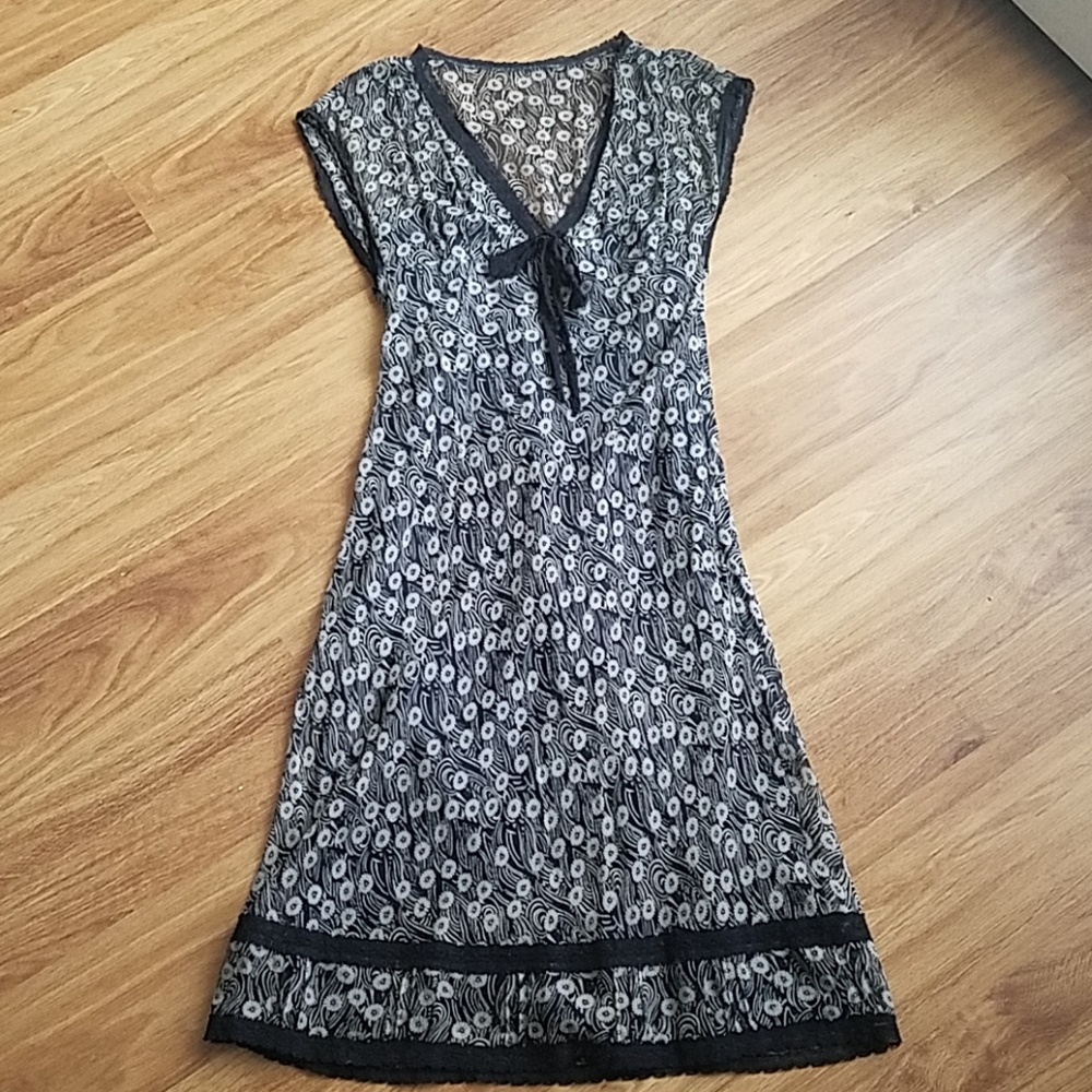 Banana Republic lace trimmed dress
